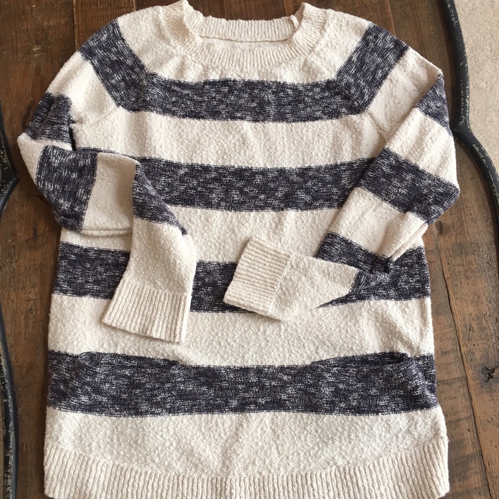 Lou & grey long sleeve sweater